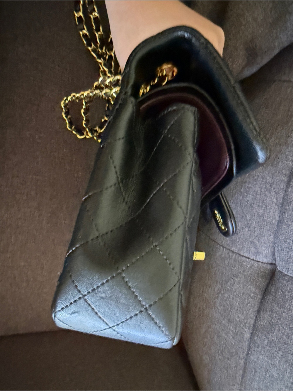 CHANEL Black Quilted Shoulder Bag with Gold Chain
with dust bag. No Box - Picture 8 of 9